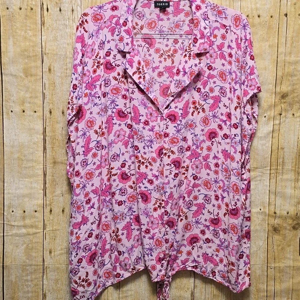 Torrid | Women | Top | Tie Front | Pink | Size 4 (Equiv 3x) - Picture 4 of 9